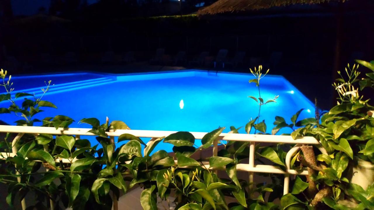 Brit Hotel Confort Helios 아그 외부 사진