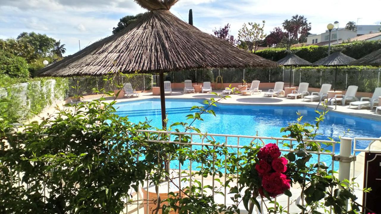 Brit Hotel Confort Helios 아그 외부 사진