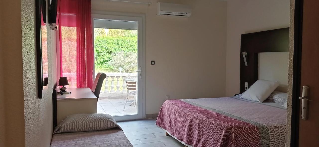 Brit Hotel Confort Helios 아그 외부 사진