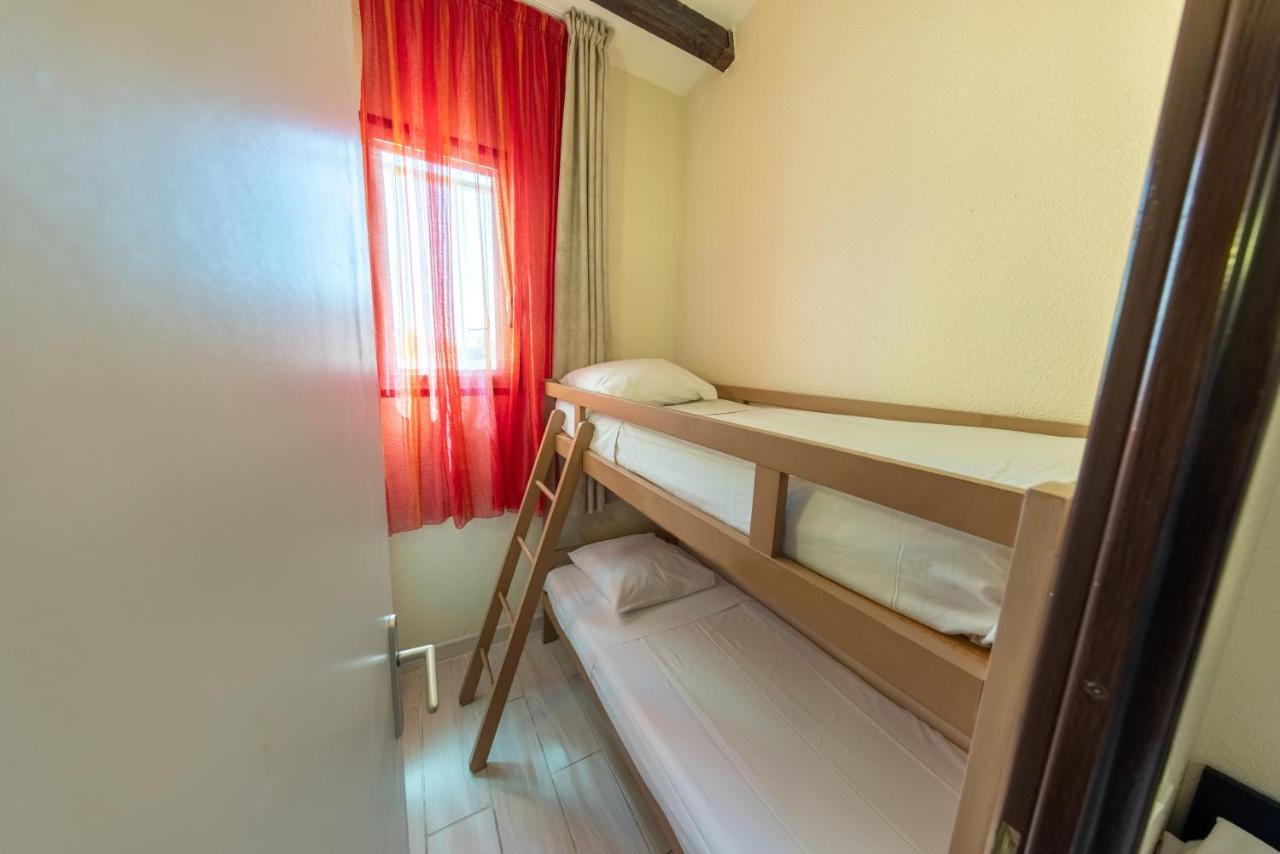 Brit Hotel Confort Helios 아그 외부 사진