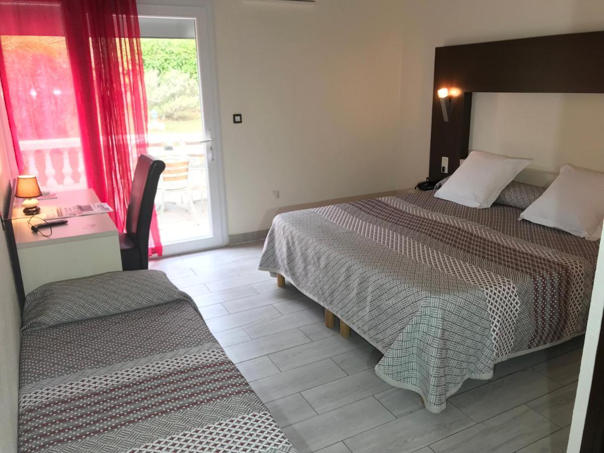 Brit Hotel Confort Helios 아그 외부 사진